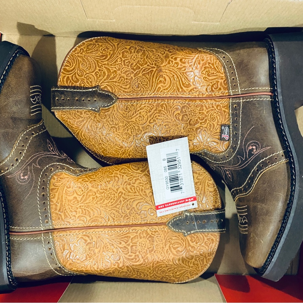 *NWT* Justin Starlina 11" WESTERN BOOT - Sz 8.5